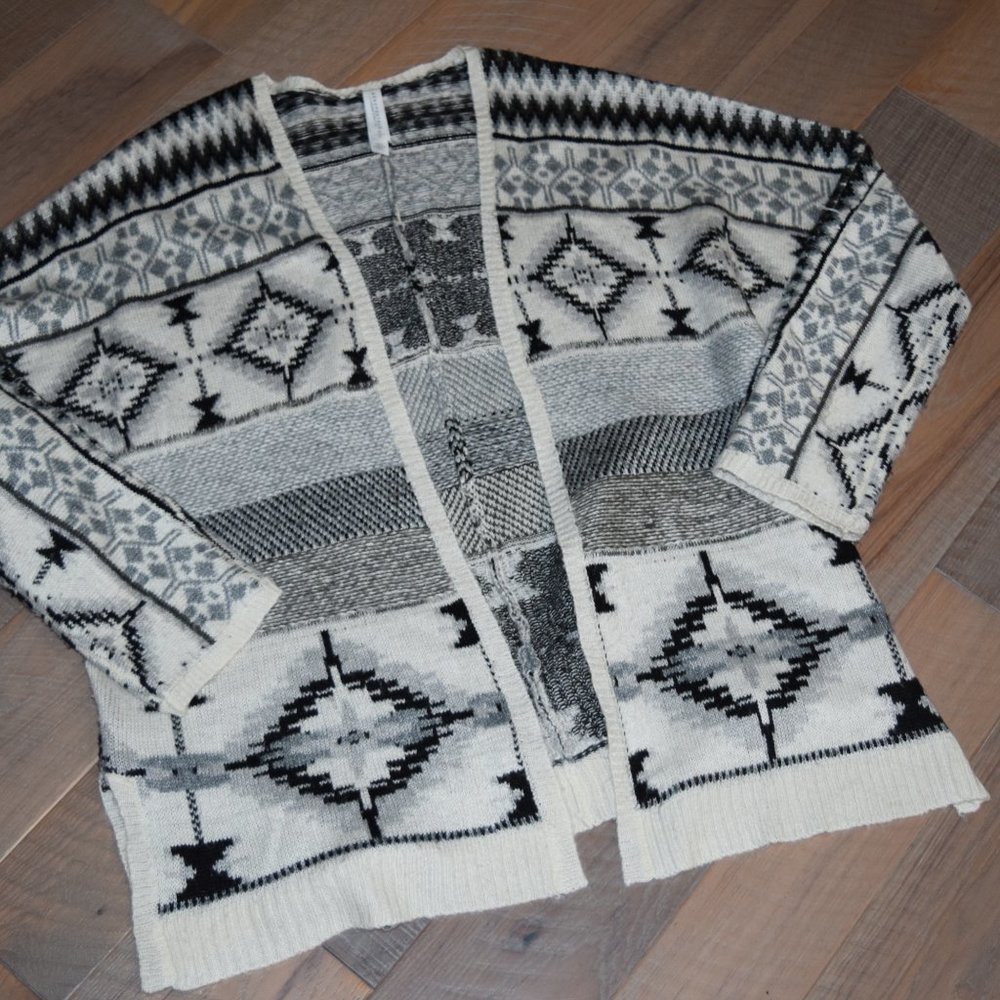 Aeropostale Aztec Tribal Open Cardigan Knit Sweater Flyaway Duster Relaxed N27 - Picture 6 of 11